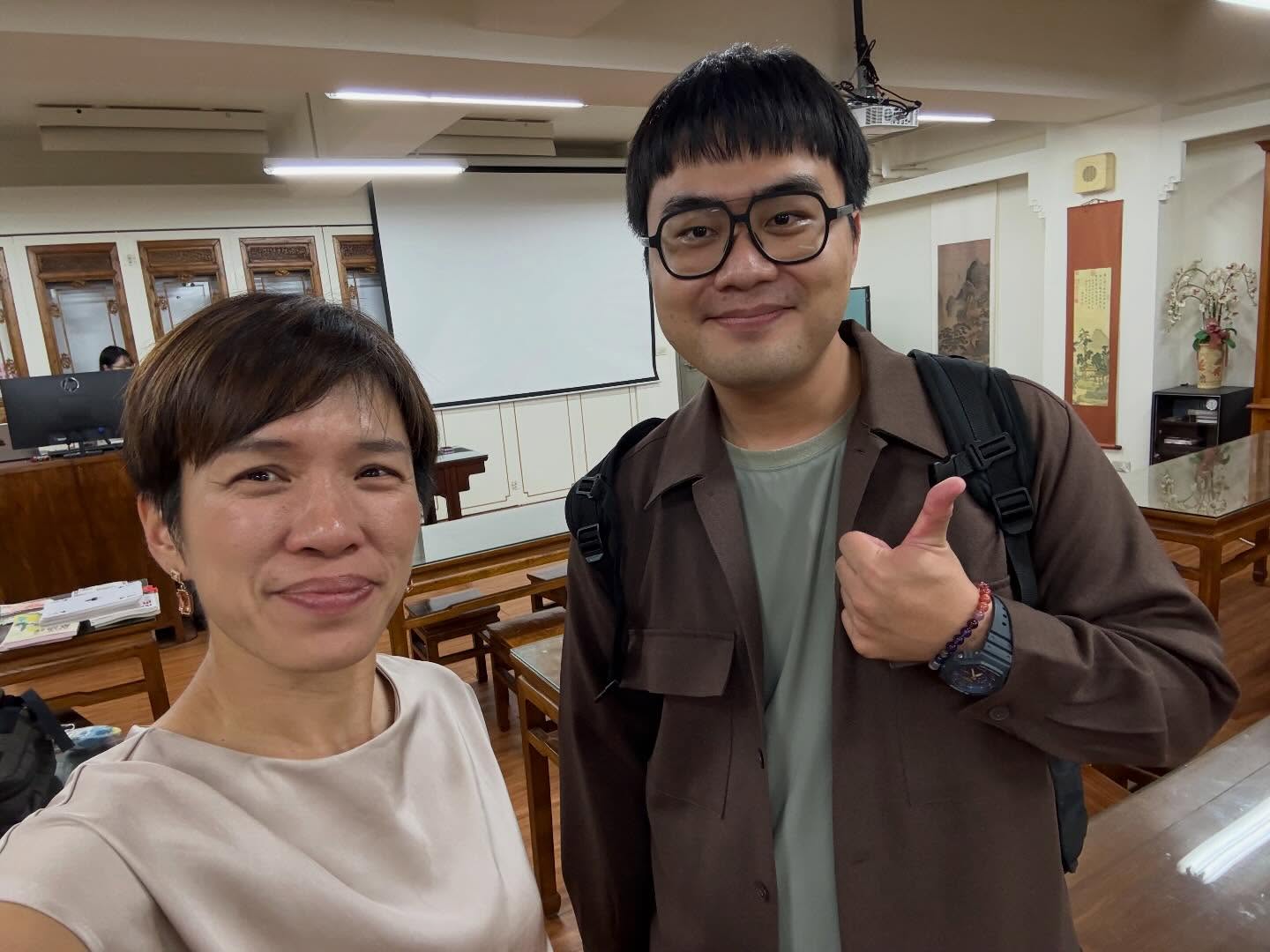 師訓課程上的年輕老師