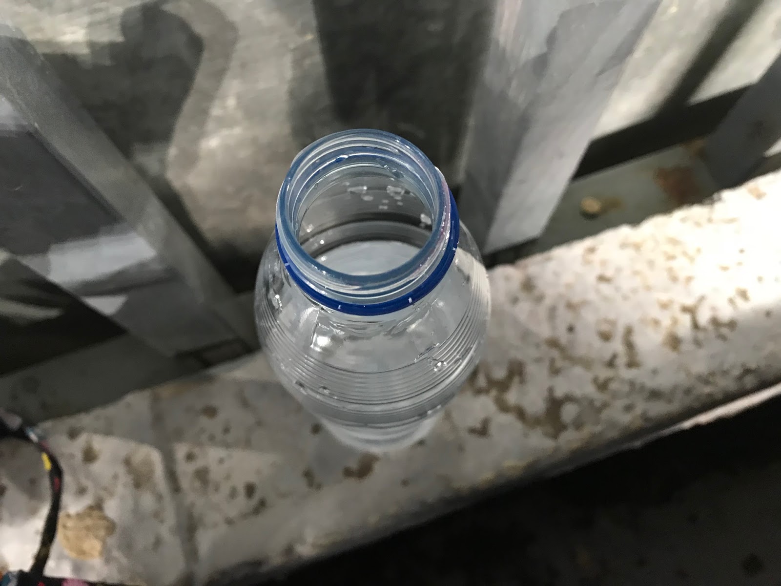 瓶蓋被沒收的瓶裝水