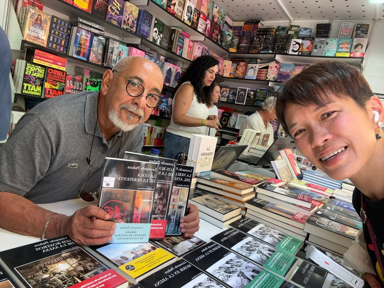 馬德里書展簽書